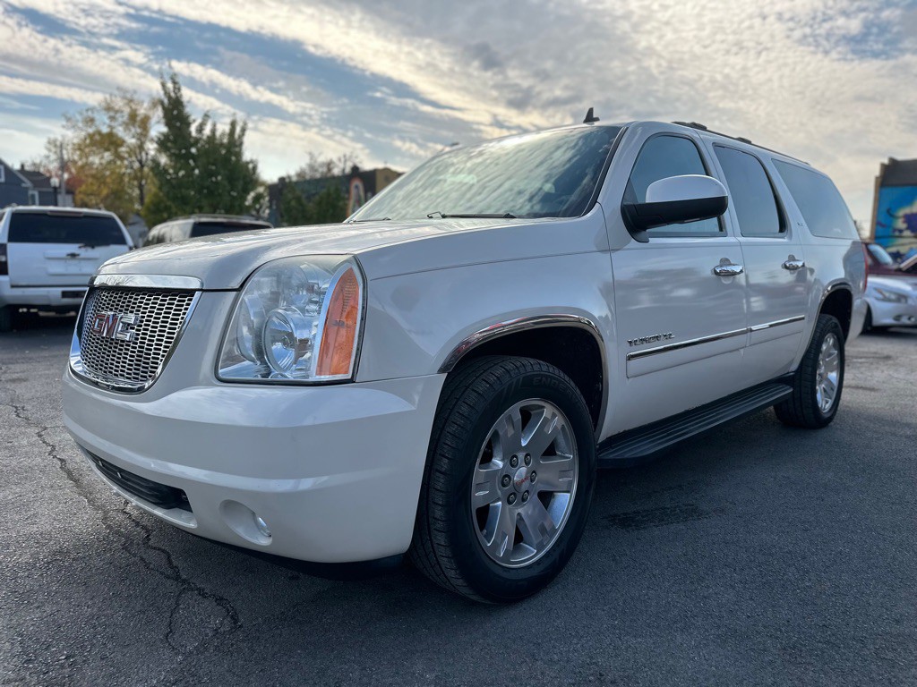 2011 GMC Yukon Image 3