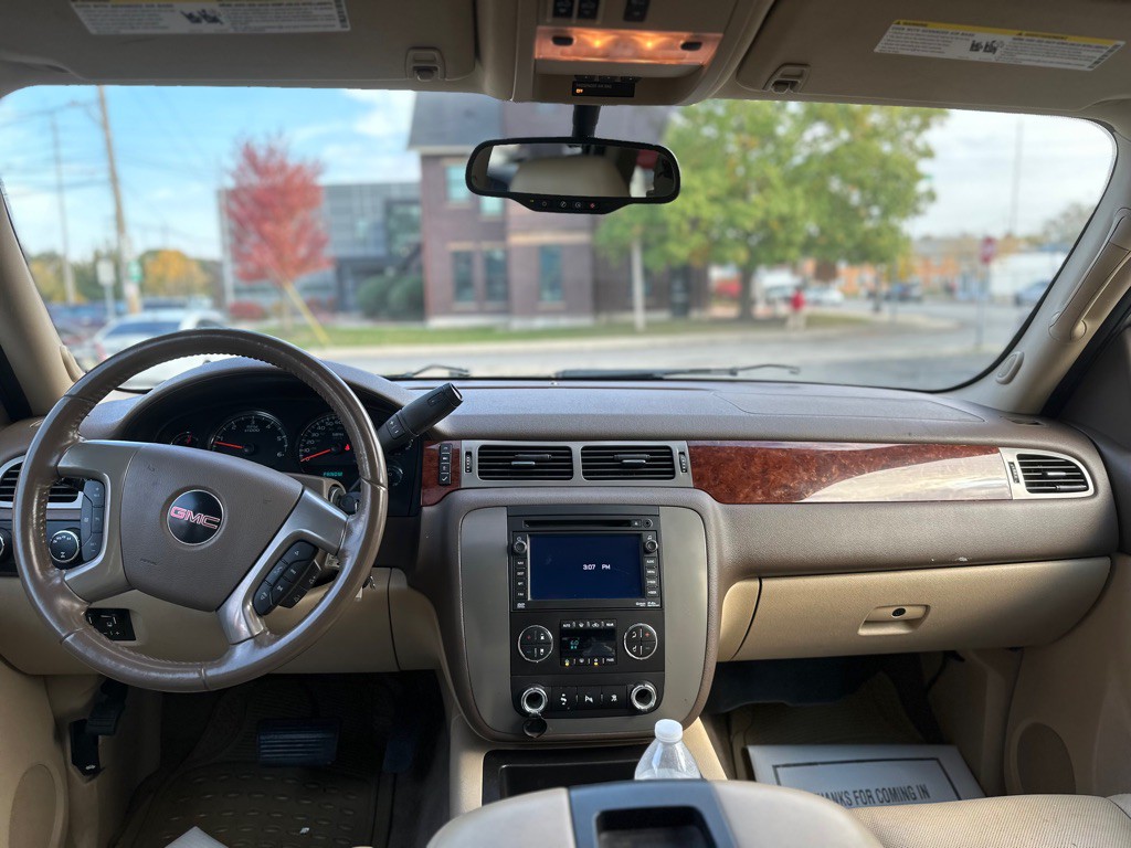 2011 GMC Yukon Image 10