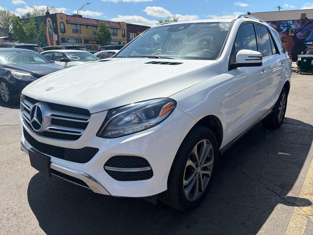 2016 Mercedes-Benz GLE-Class Image 2