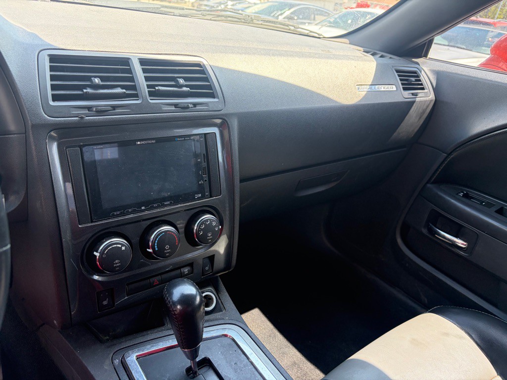 2009 Dodge Challenger Image 5