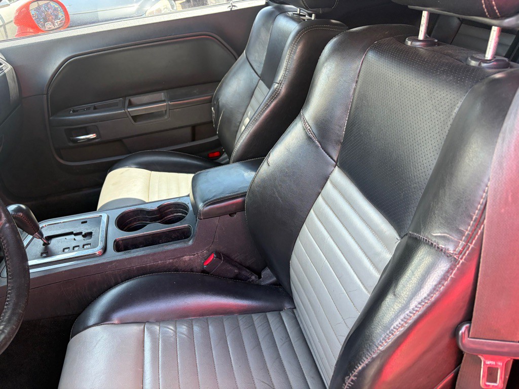 2009 Dodge Challenger Image 6