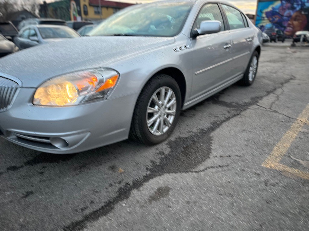 2011 Buick Lucerne Image 3