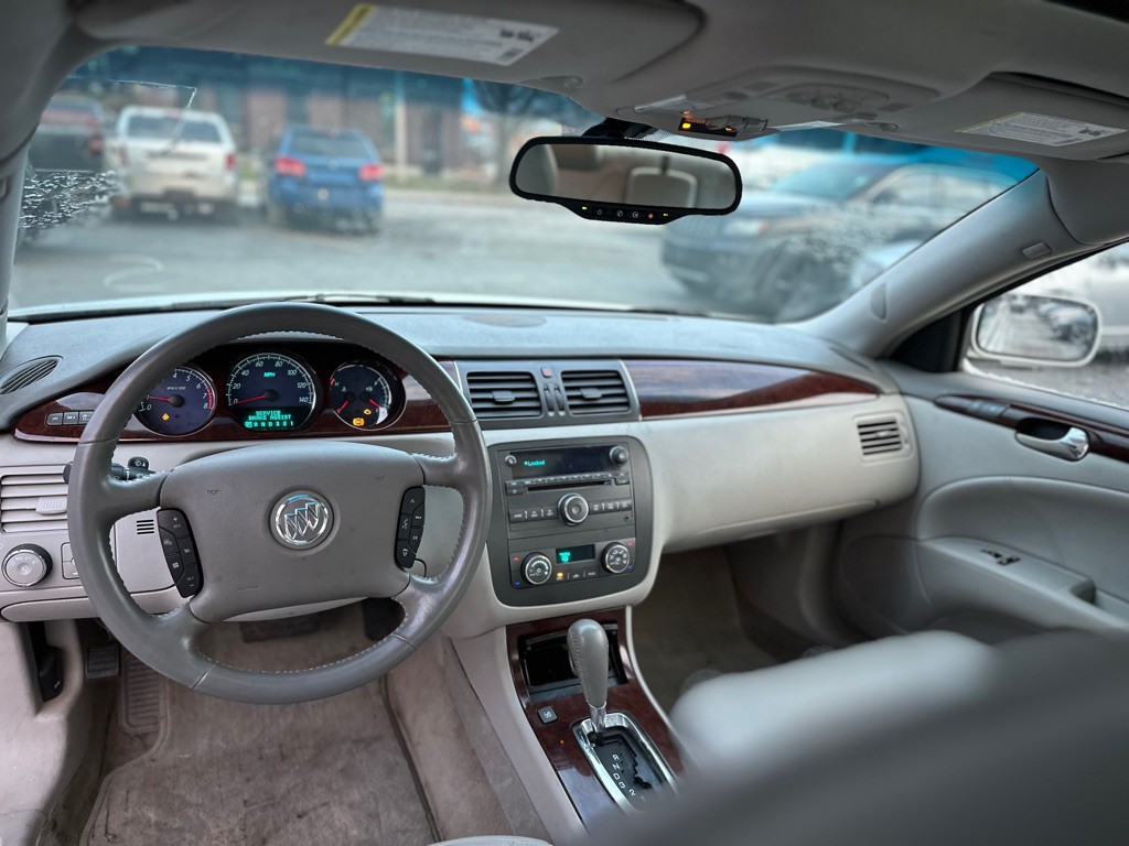 2011 Buick Lucerne Image 9