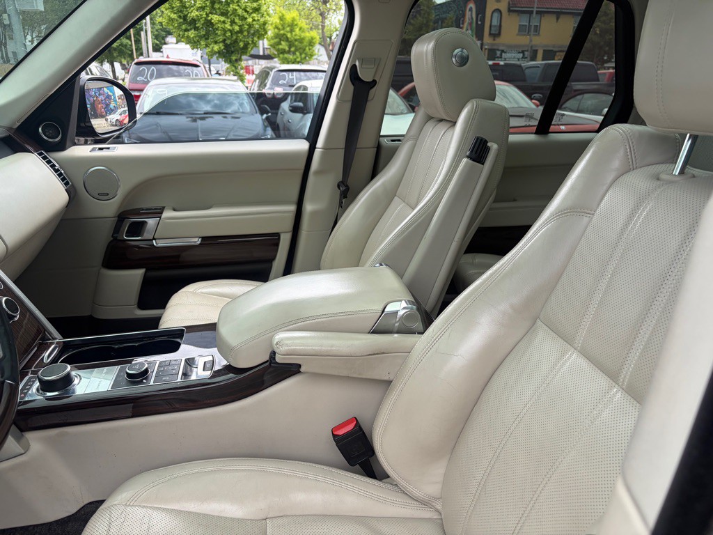 2015 Land Rover Range Rover Image 9
