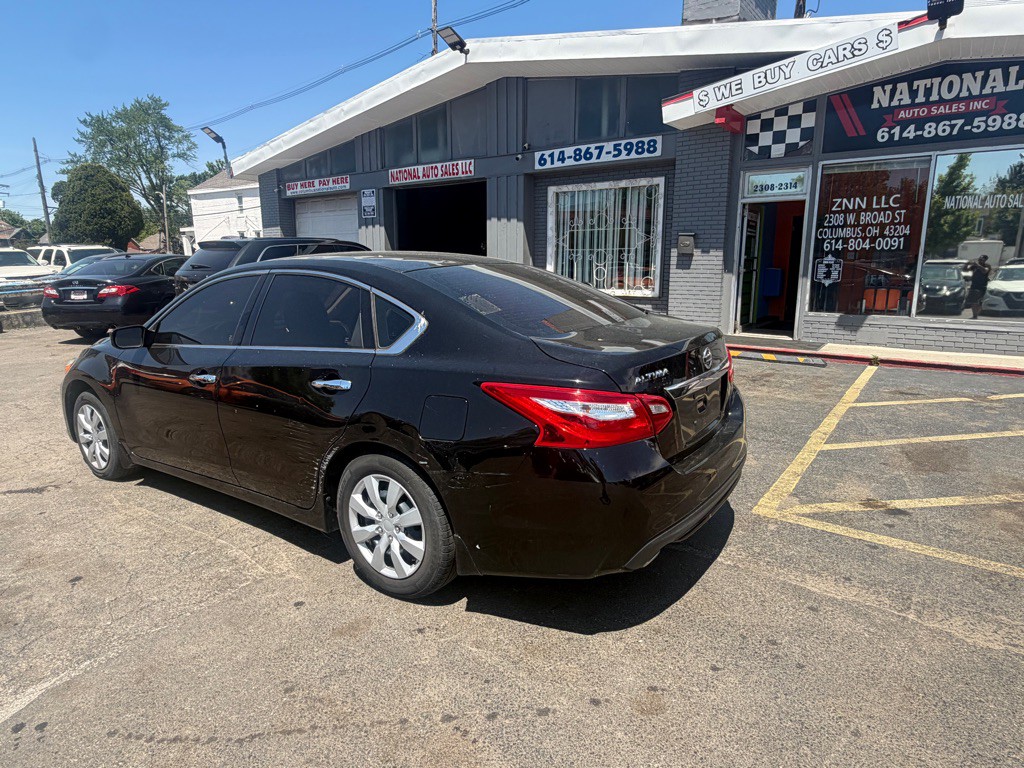 2017 Nissan Altima Image 2
