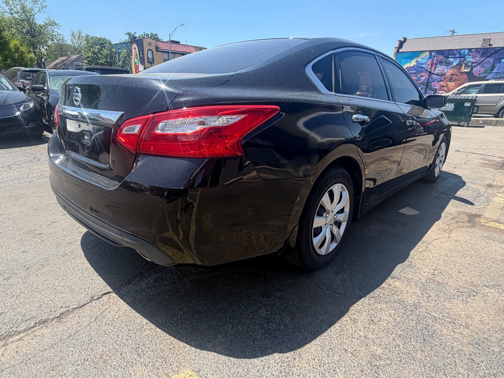 2017 Nissan Altima Image 4