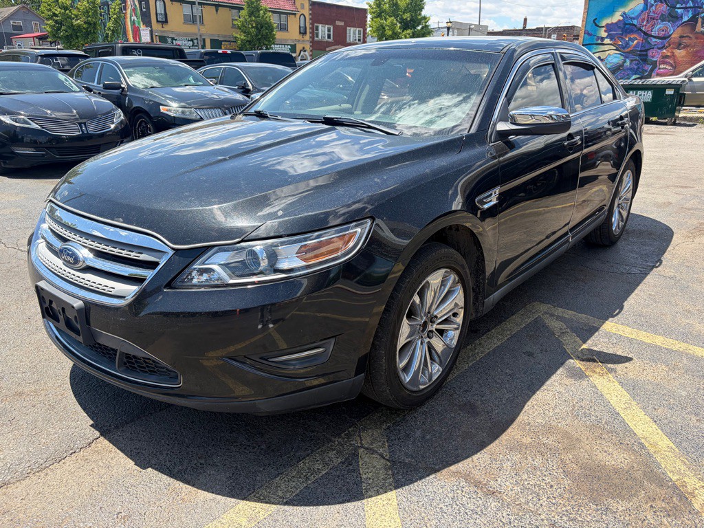 2011 Ford Taurus Image 2