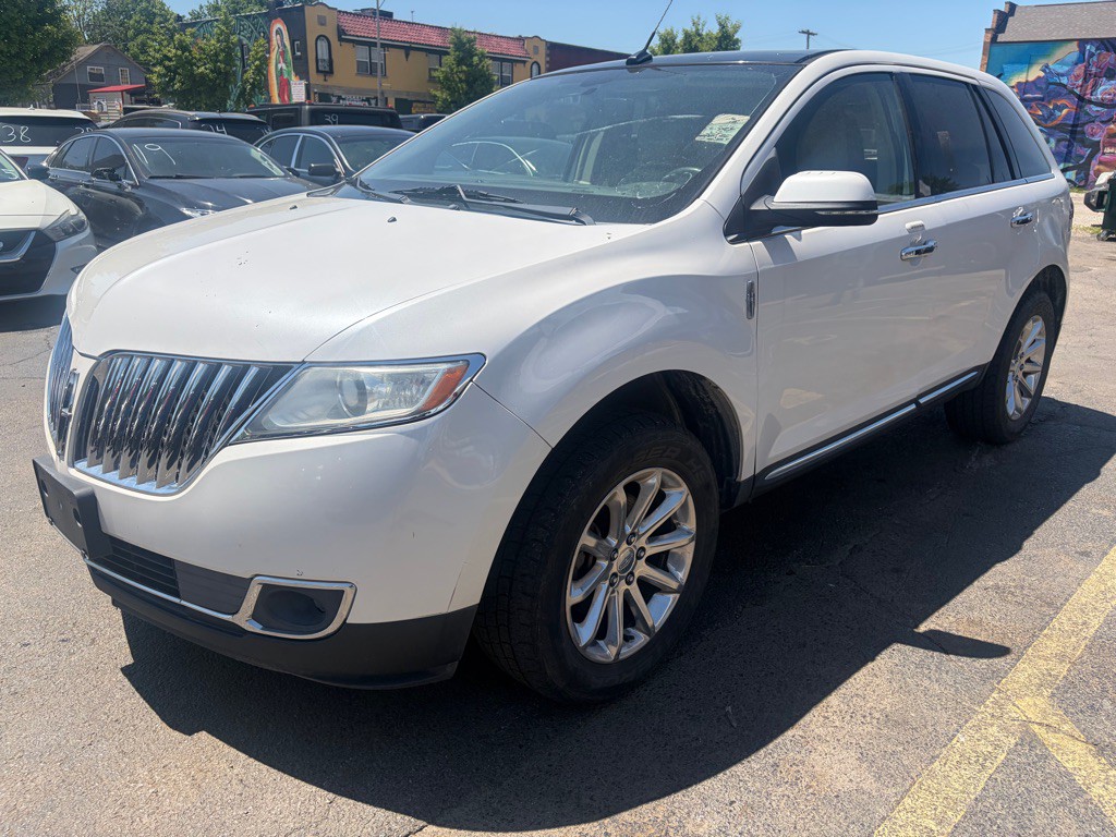 2013 Lincoln MKX Image 2
