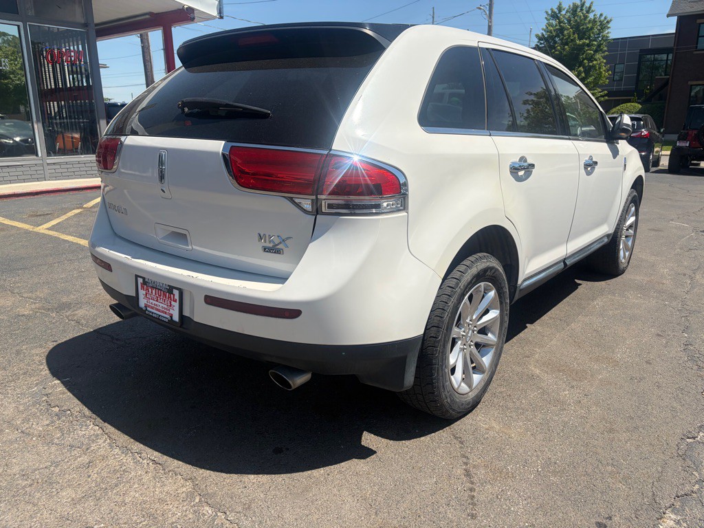 2013 Lincoln MKX Image 3