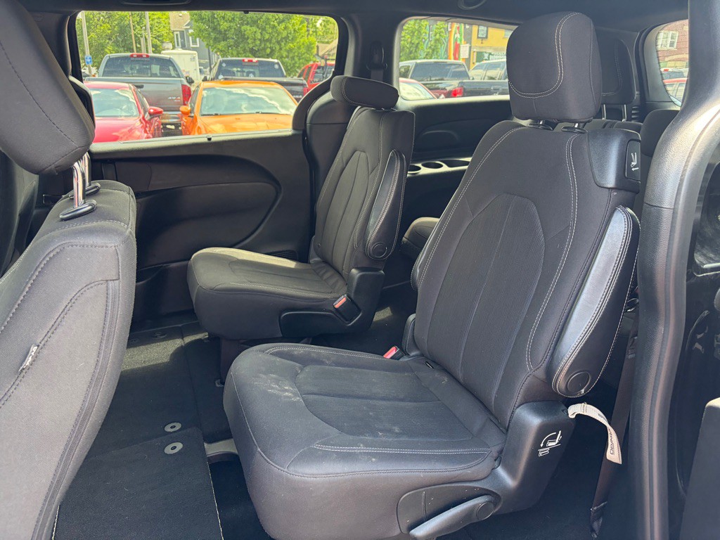 2018 Chrysler Pacifica Image 10