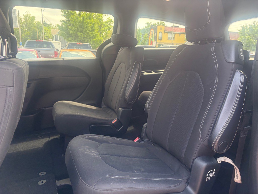 2018 Chrysler Pacifica Image 11