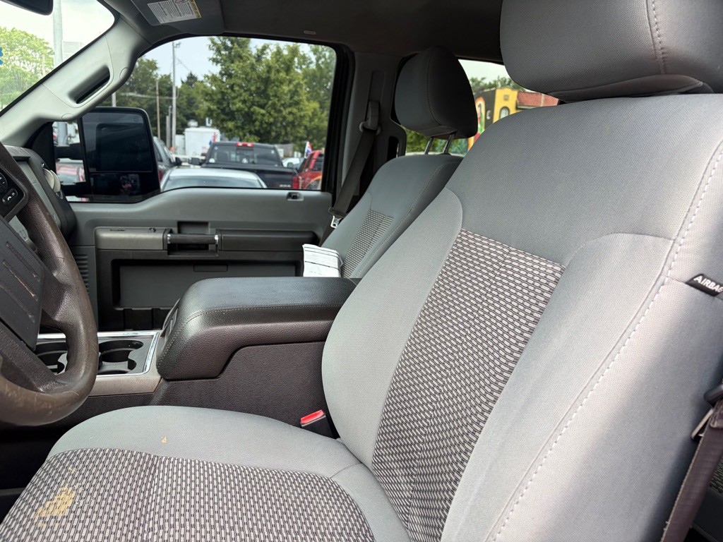 2011 Ford F-250 Image 9
