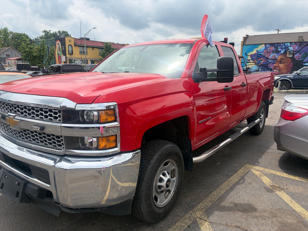 2019 Chevrolet Silverado 1500 Image 1