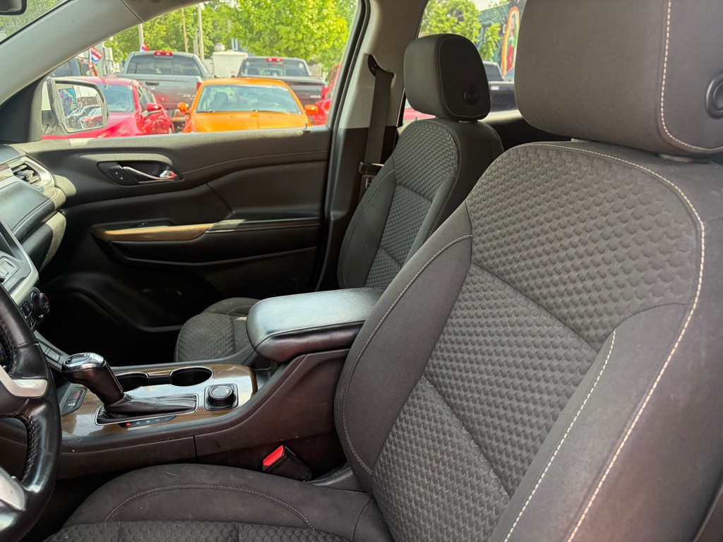 2019 GMC Acadia Image 8