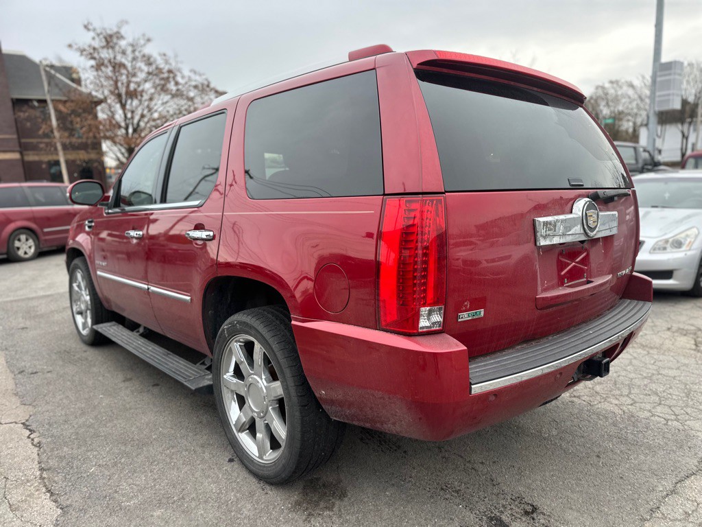 2012 Cadillac Escalade Image 4