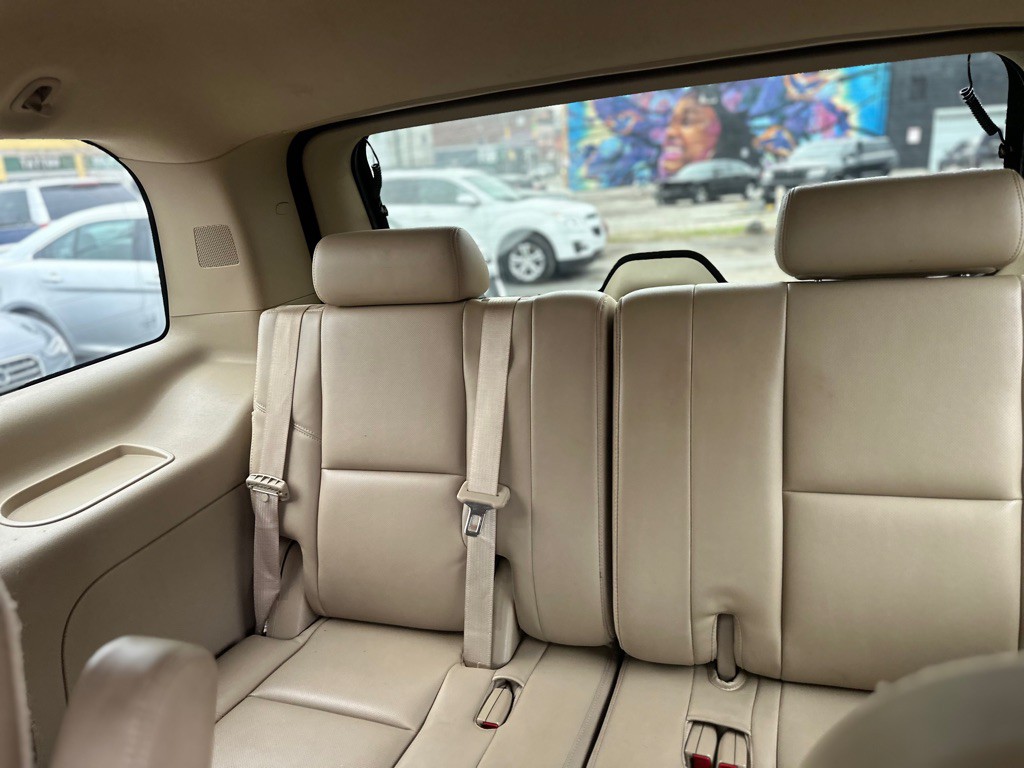 2012 Cadillac Escalade Image 9