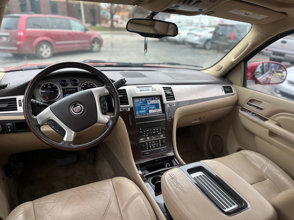 2012 Cadillac Escalade Image 10