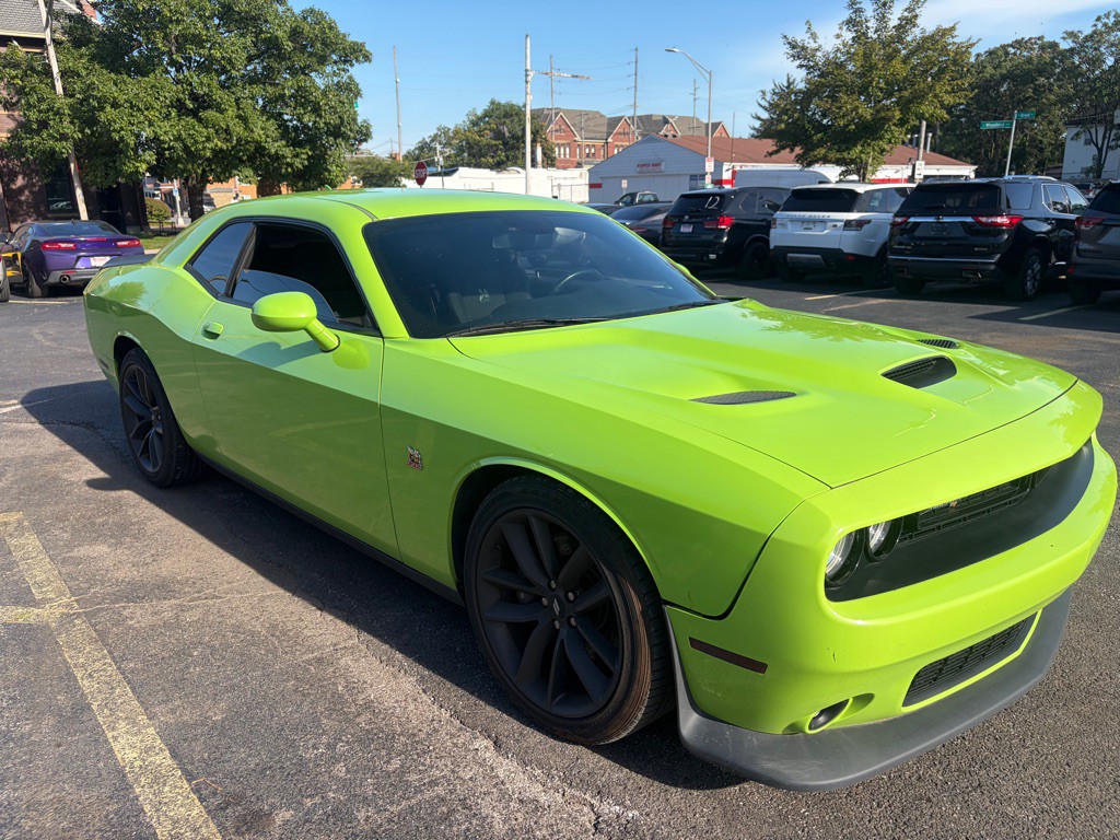 2019 Dodge Challenger Image 2