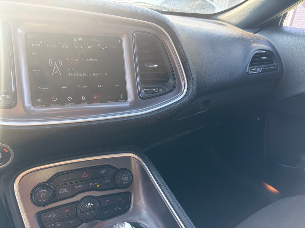 2019 Dodge Challenger Image 11