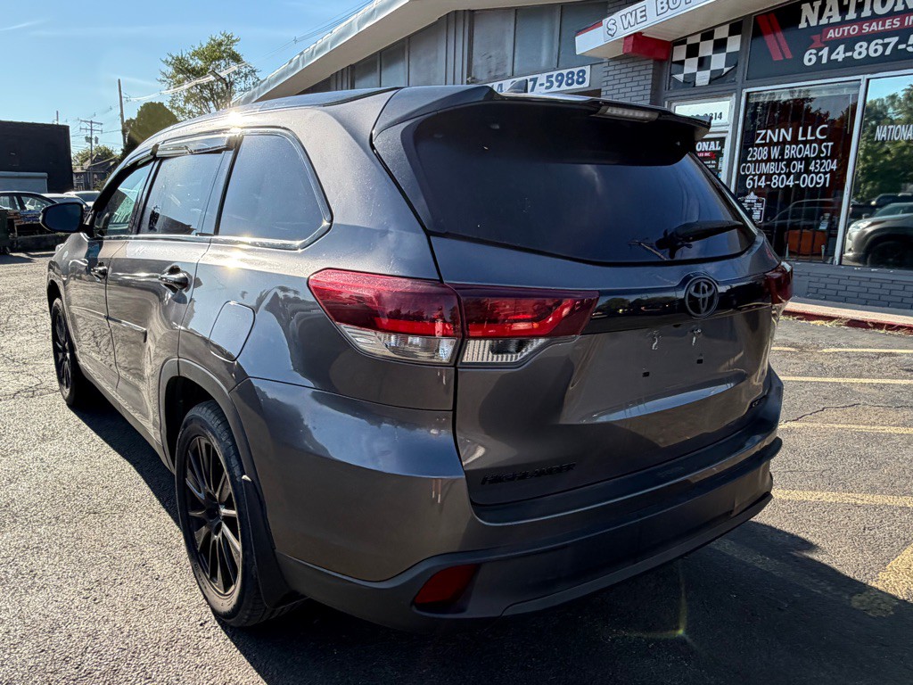 2019 Toyota Highlander Image 2