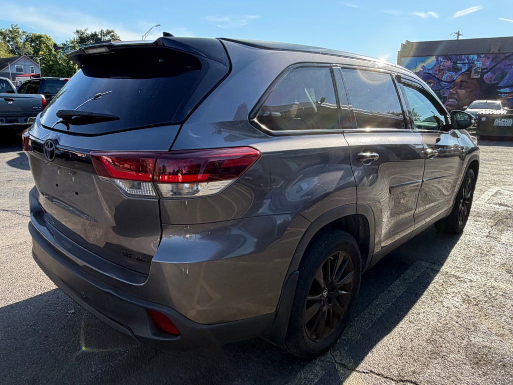 2019 Toyota Highlander Image 3