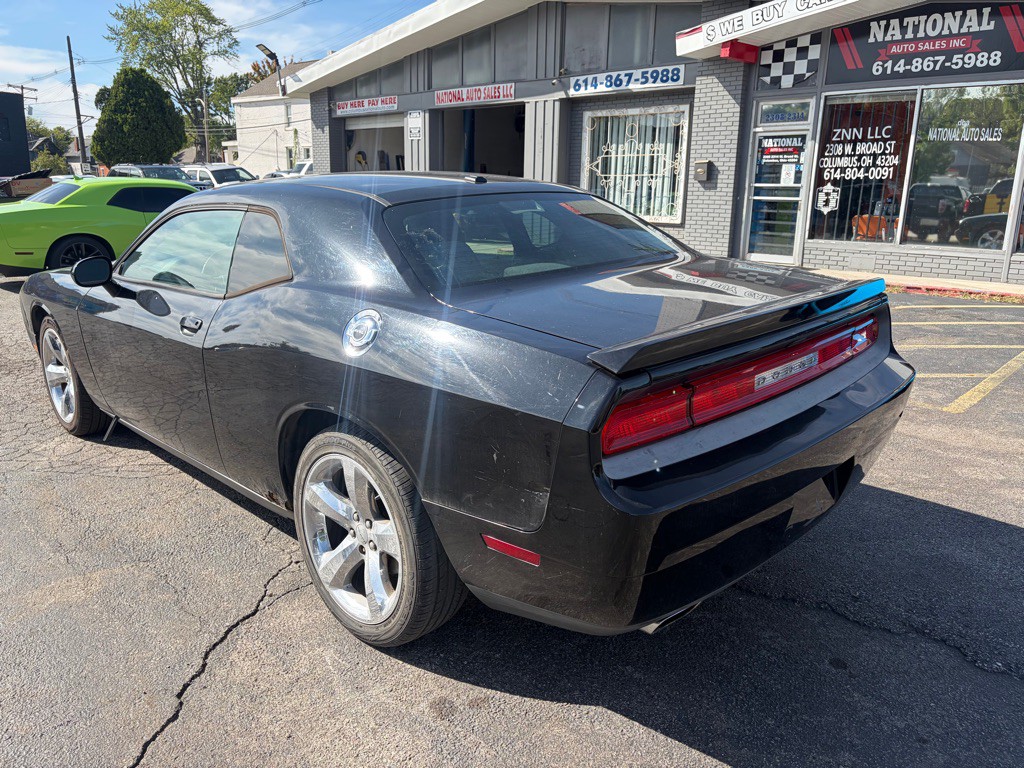 2013 Dodge Challenger Image 2