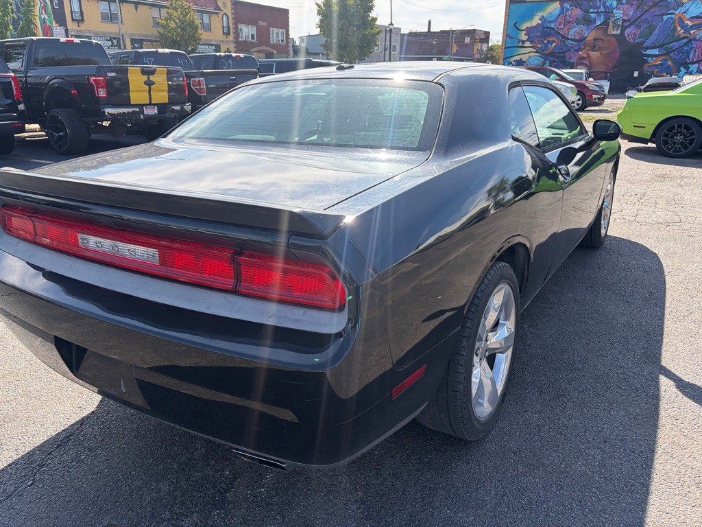 2013 Dodge Challenger Image 3