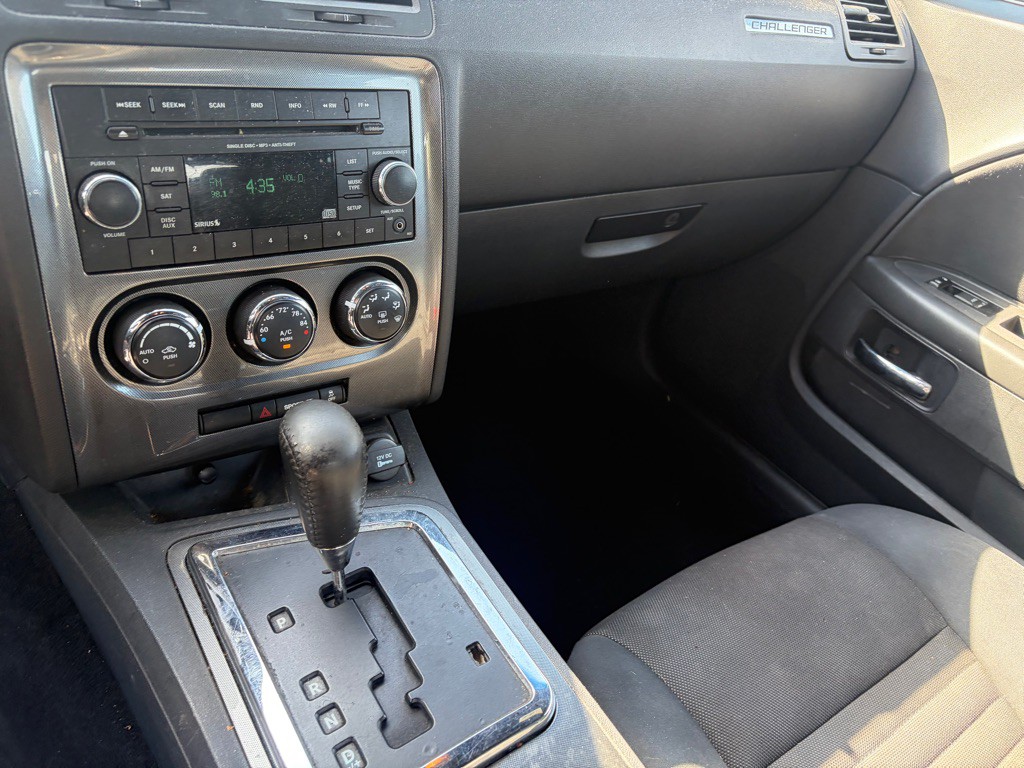 2013 Dodge Challenger Image 6