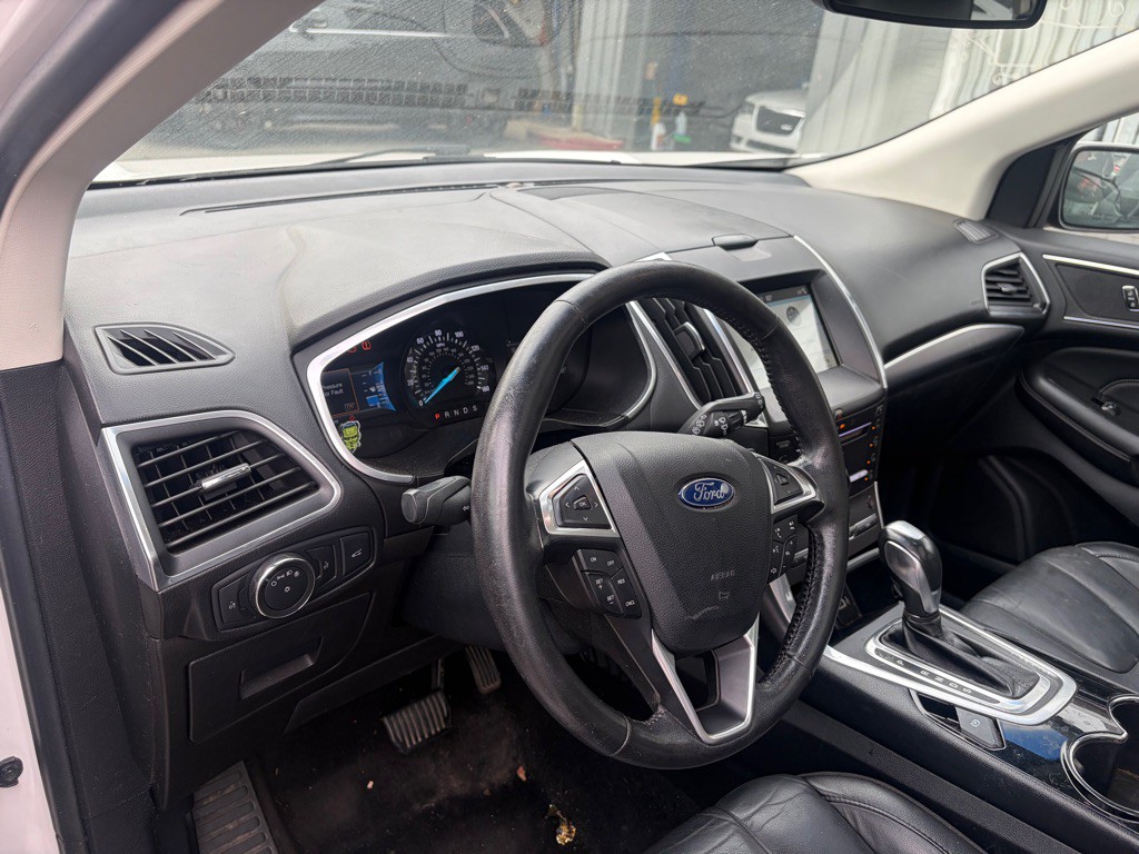 2016 Ford Edge Image 5
