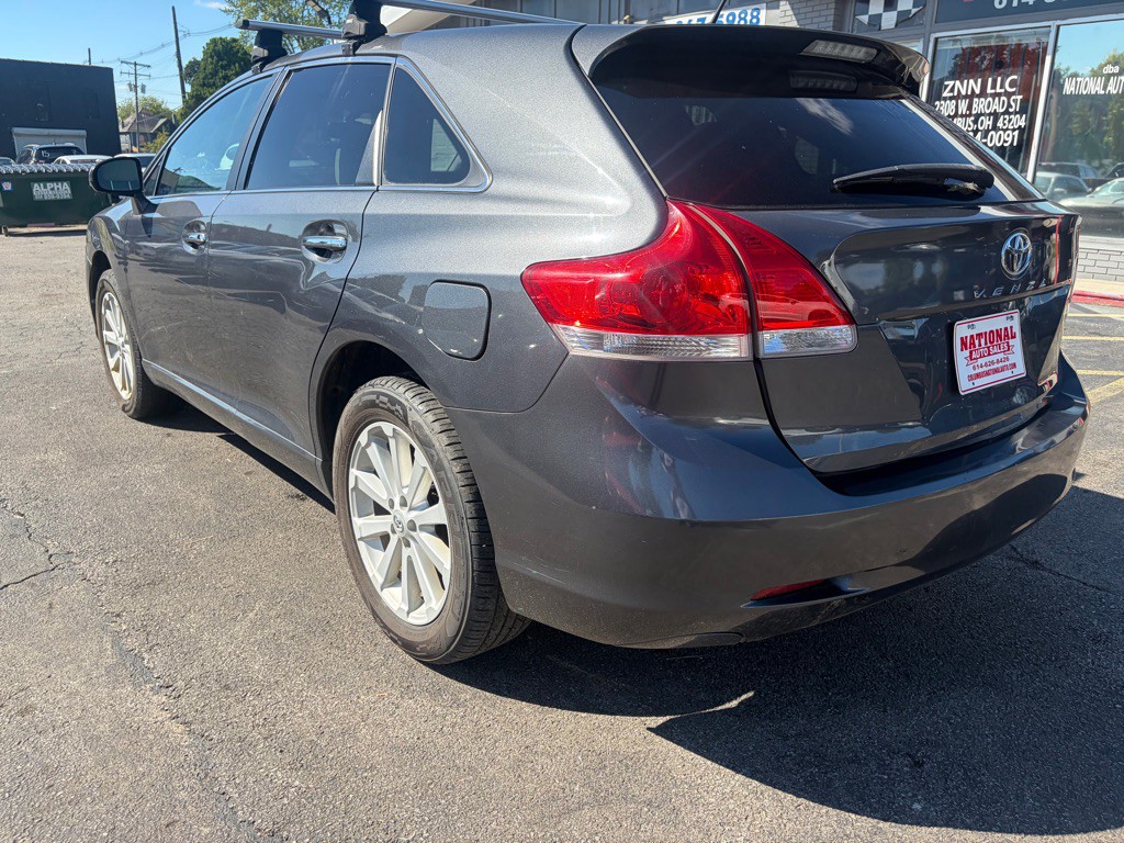 2010 Toyota Venza Image 2
