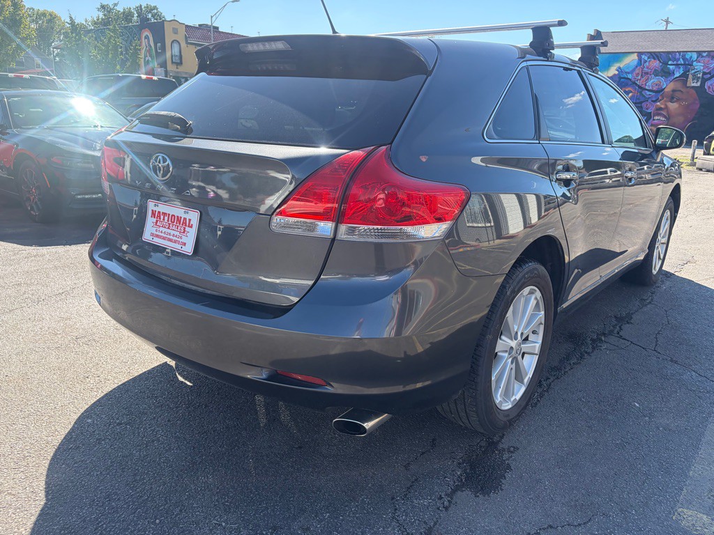 2010 Toyota Venza Image 3