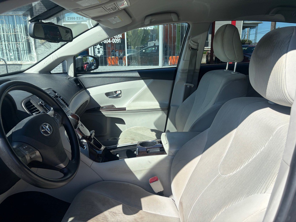 2010 Toyota Venza Image 8
