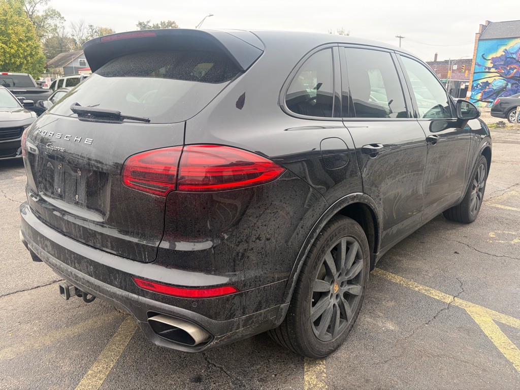 2017 Porsche Cayenne Image 3
