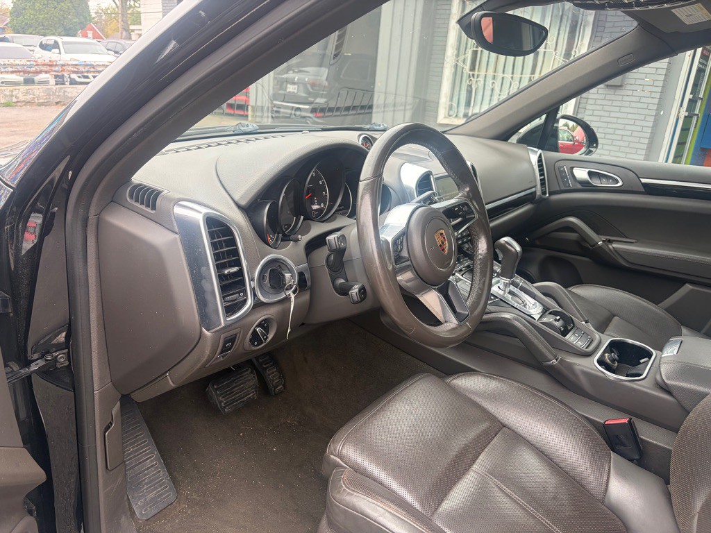 2017 Porsche Cayenne Image 6