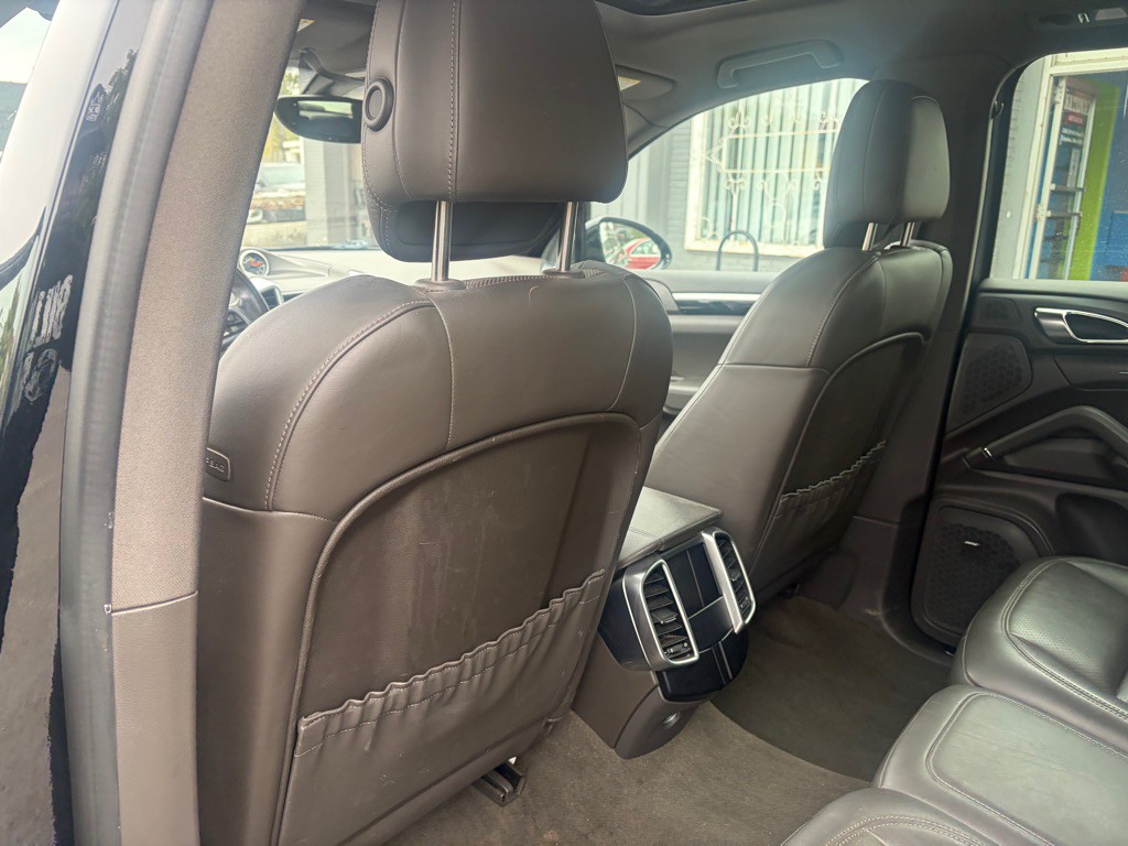 2017 Porsche Cayenne Image 15