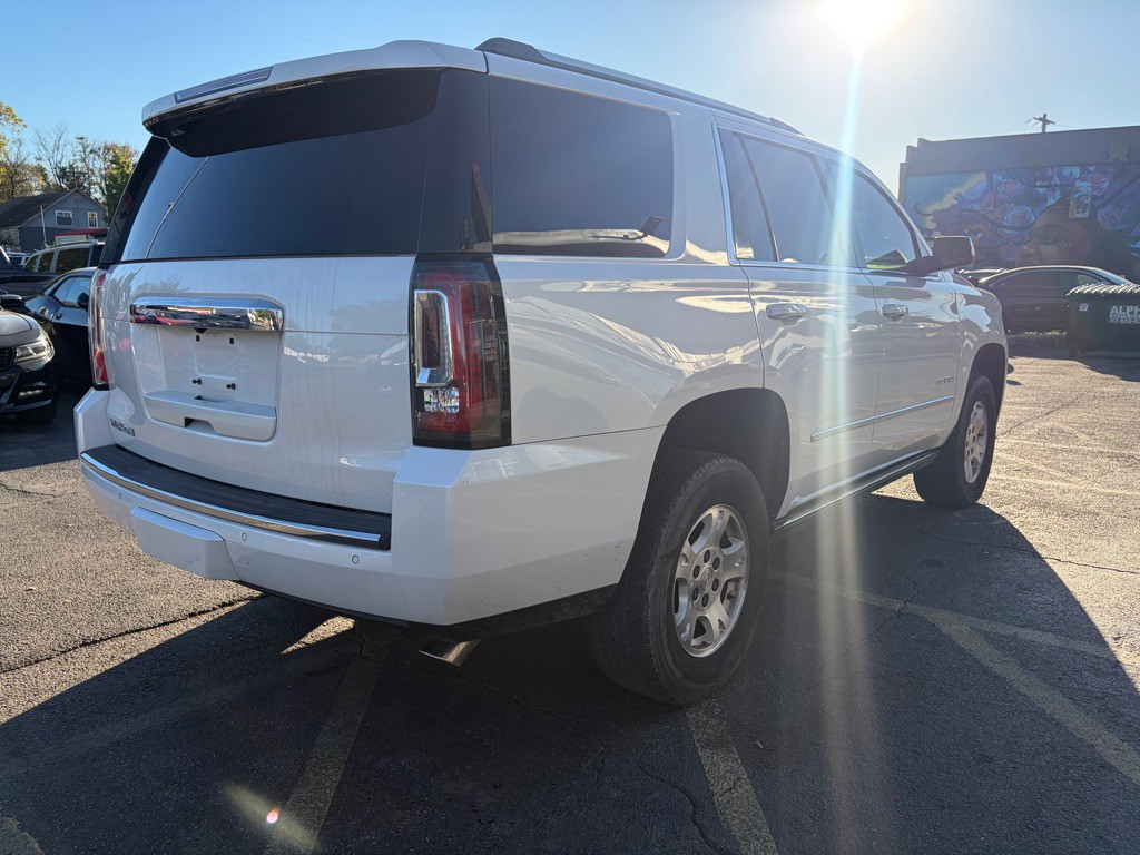 2017 GMC Yukon Image 3