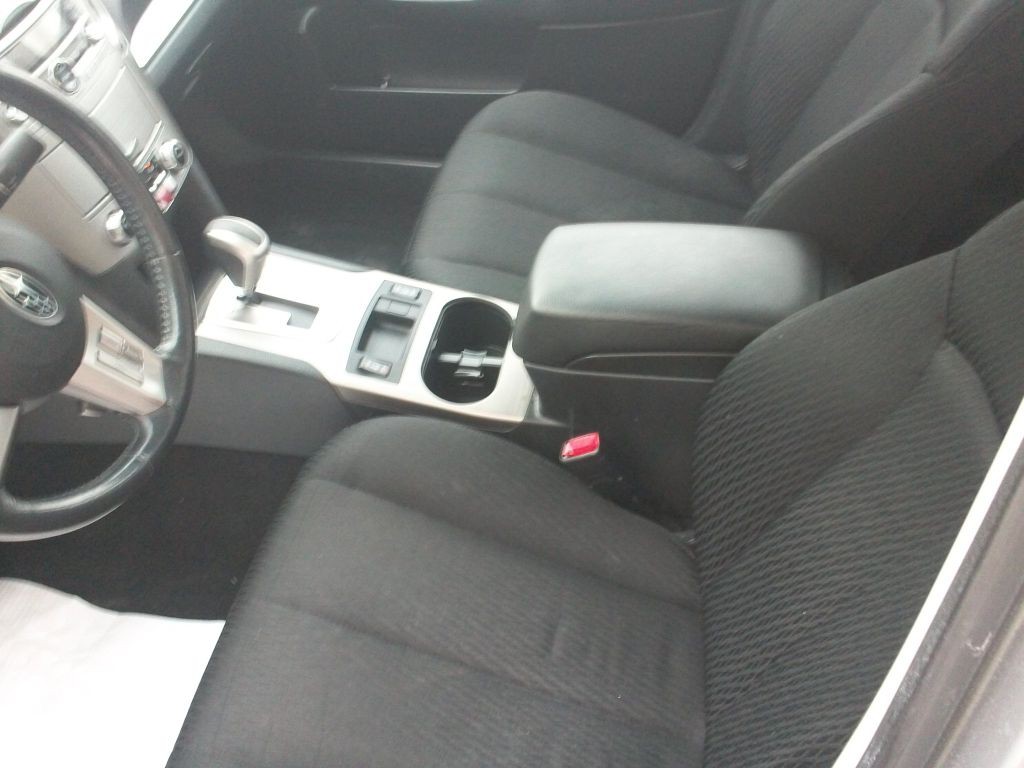 2011 Subaru Legacy Image 4