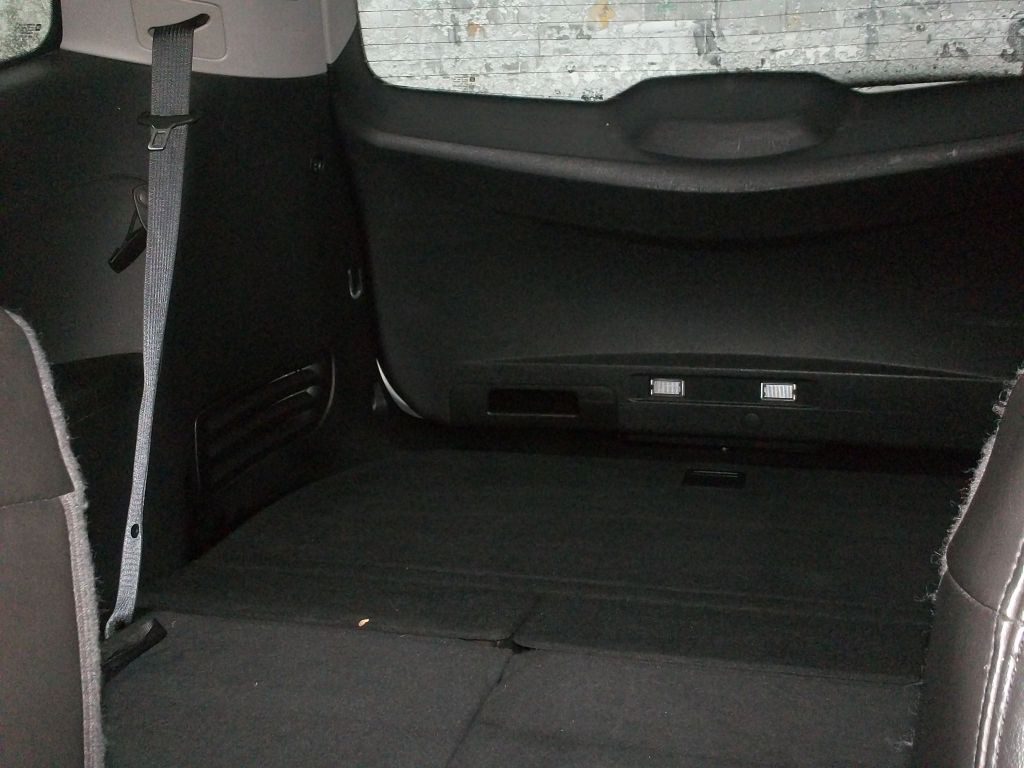 2009 Chevrolet Traverse Image 2