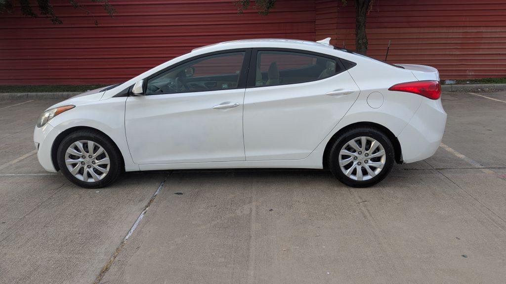 2012 Hyundai Elantra Image 3