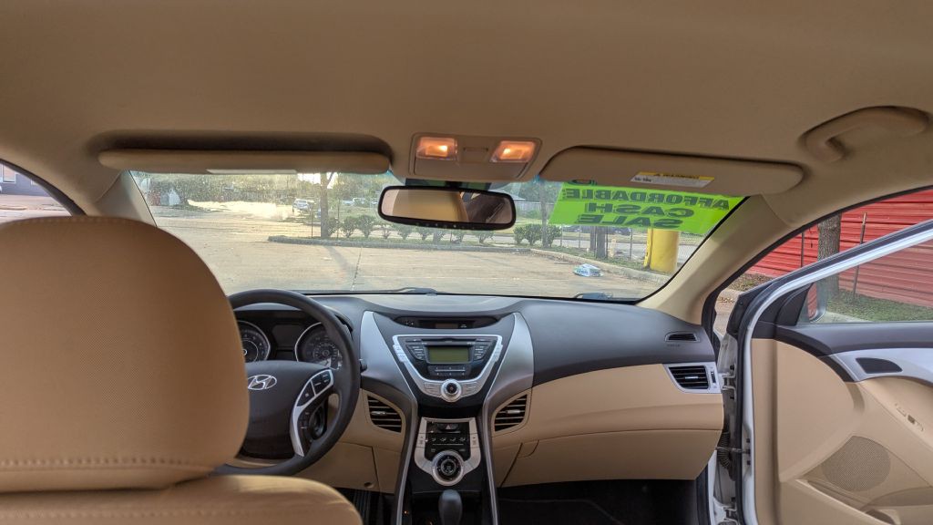 2012 Hyundai Elantra Image 15
