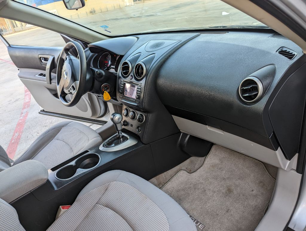 2011 Nissan Rogue Image 8