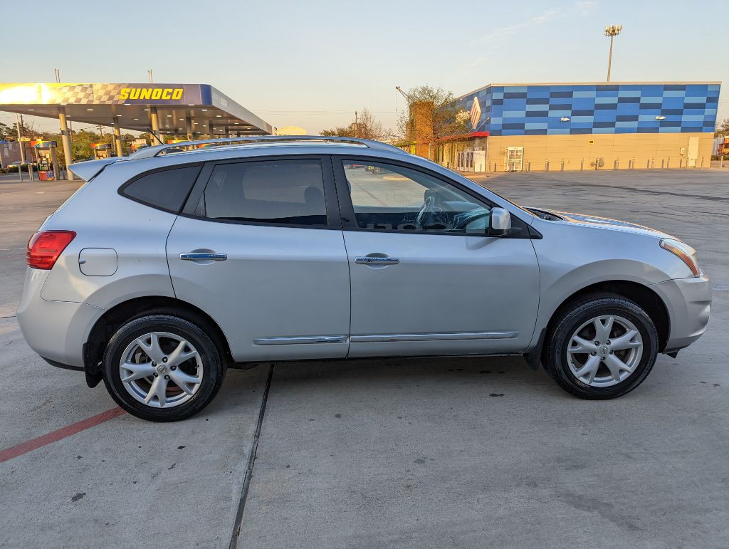 2011 Nissan Rogue Image 16