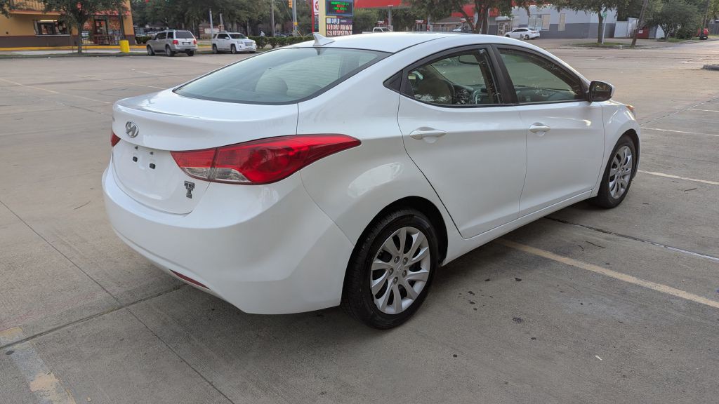 2012 Hyundai Elantra Image 7