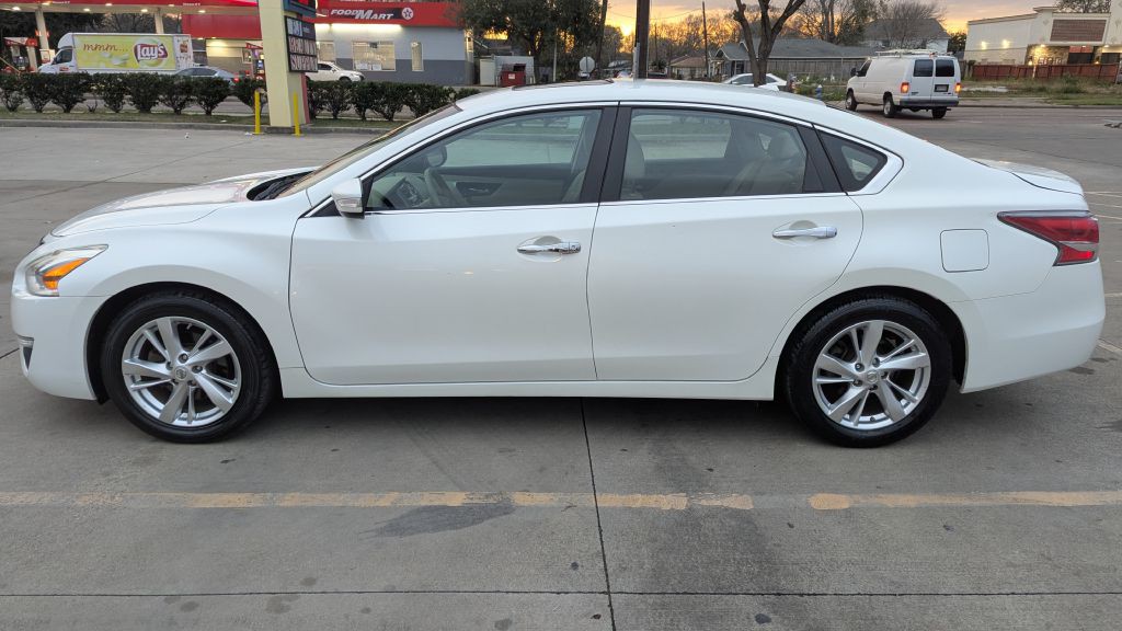 2015 Nissan Altima Image 4