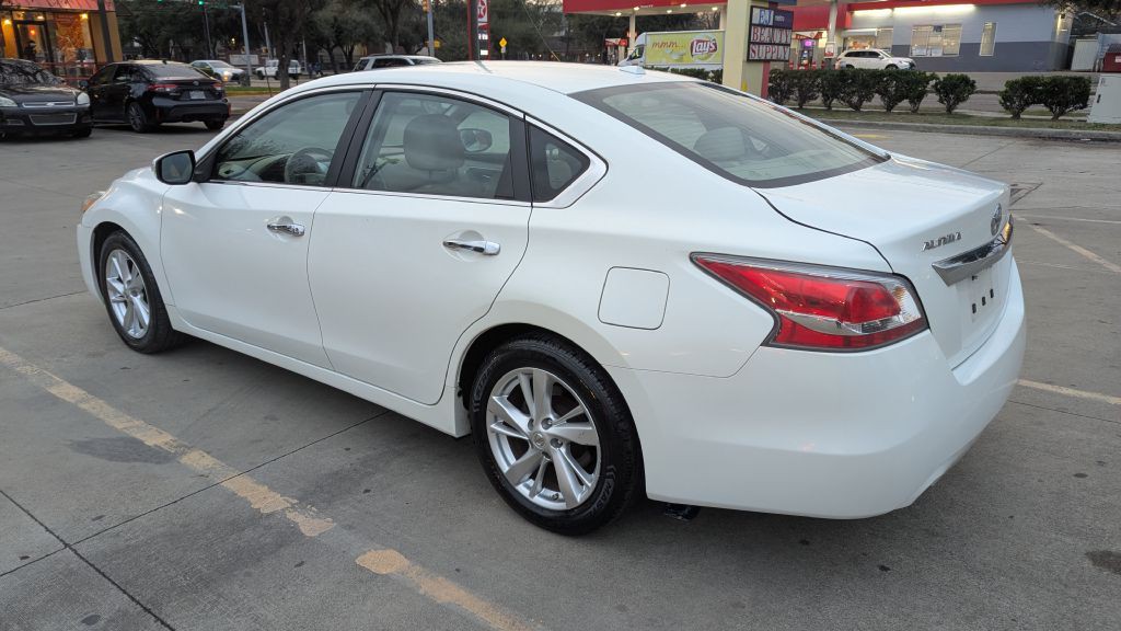 2015 Nissan Altima Image 8