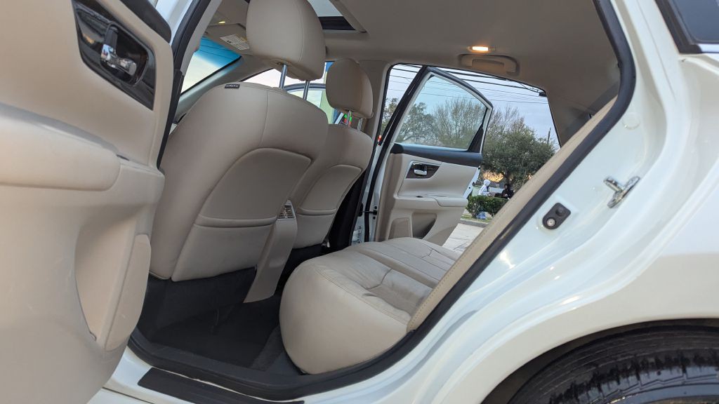 2015 Nissan Altima Image 10