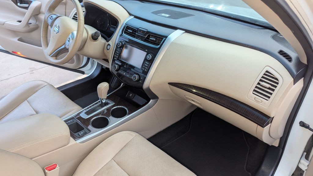 2015 Nissan Altima Image 14