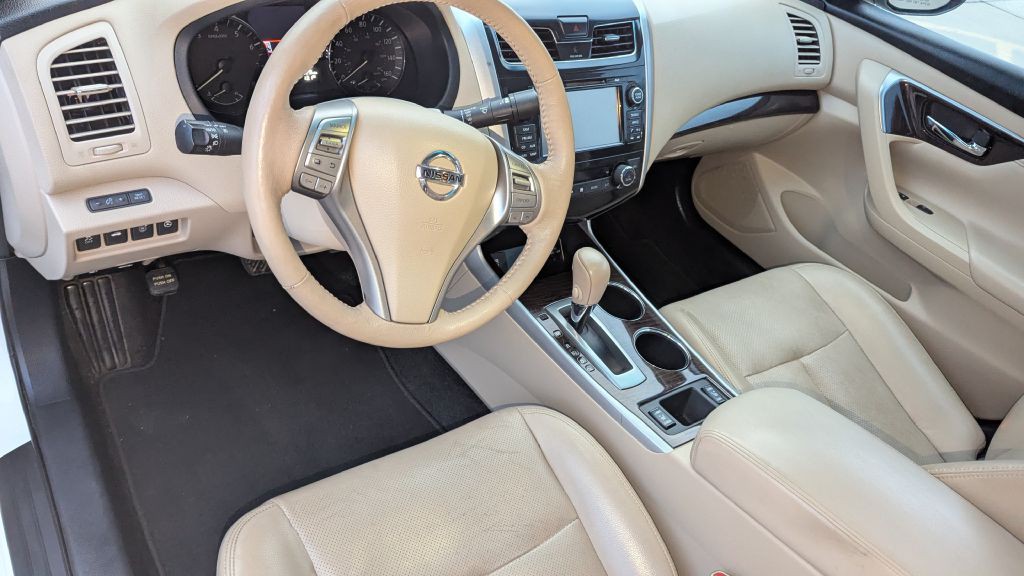 2015 Nissan Altima Image 16