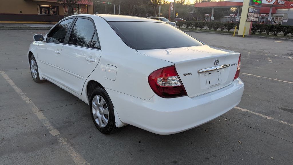 2004 Toyota Camry Image 8