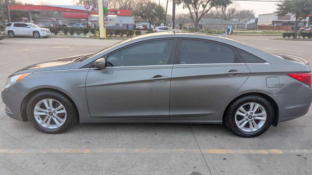 2013 Hyundai Sonata Image 3